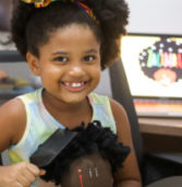 Projeto sobre cabelos crespos na infância abre inscrições para vivências online com crianças