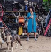 Cantora Izzy Gordon lança videoclipe de “A Vingança”