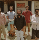 Nego Moura & Os Camarás estreiam álbum em homenagem ao povo afrobrasileiro