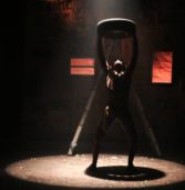 Grupo de teatro do Recife apresenta espetáculo “Narrativas encontradas numa garrafa pet na beira da maré”