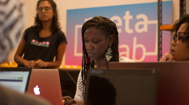 Programa visa formar estudantes negros em tecnologias