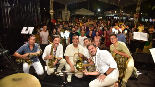 Festival gratuito reuniu mais de 2 mil pessoas e reforçou Salvador como palco da música instrumental de qualidade.