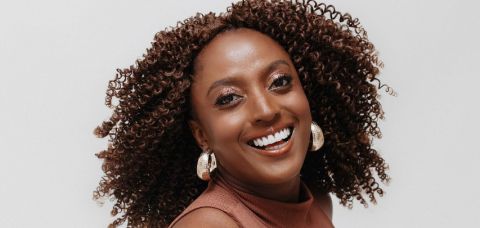 DANNI apresenta show “CAJARANA” em Camaçari com repertório autoral e releituras da MPB