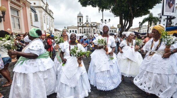 Bloco Alvorada realiza a 43ª Lavagem da Fonte do Gravatá com shows gratuitos