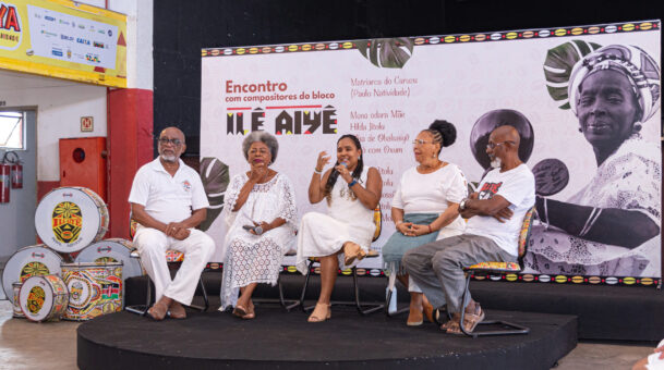 Canções emblemáticas e trajetória musical do Ilê Aiyê ganham registros em livro