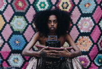 Memória e imaginação na fotografia africana e diaspórica são tema de encontro com a artista Helen Salomão em Salvador